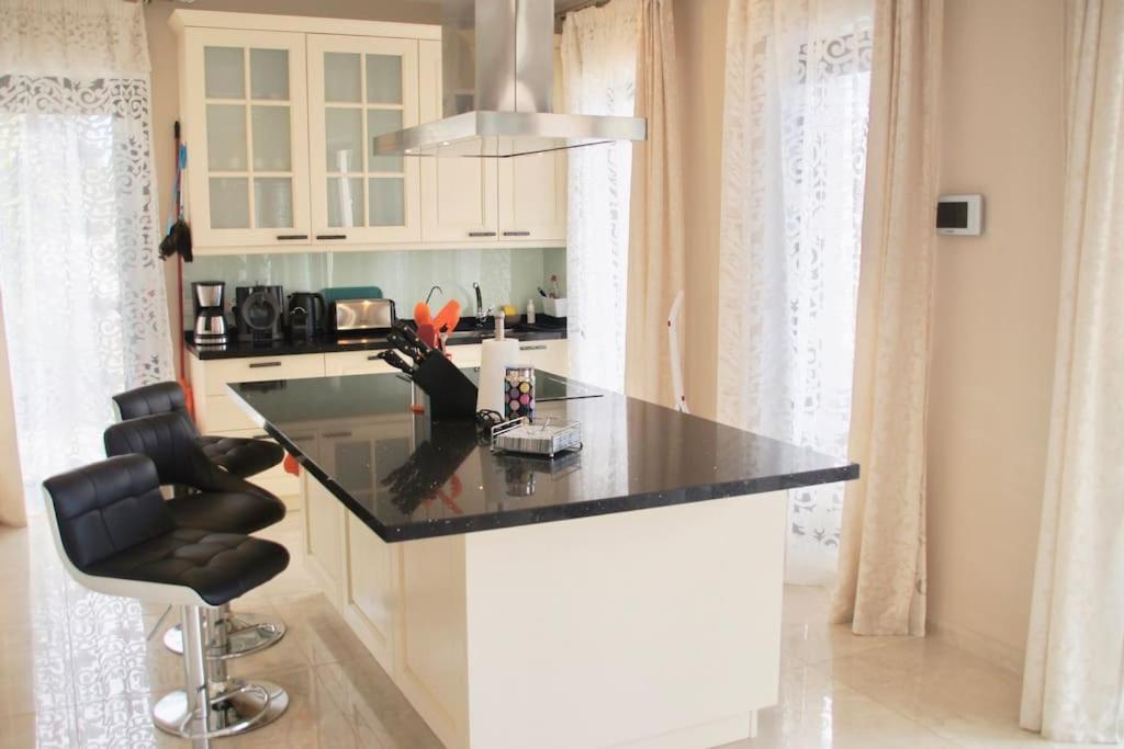 Villa Vista Bella Costa Adeje In Ruhiger Villengegend Mit Meerblick ภายนอก รูปภาพ