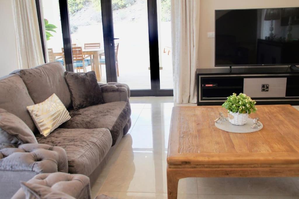 Villa Vista Bella Costa Adeje In Ruhiger Villengegend Mit Meerblick ภายนอก รูปภาพ