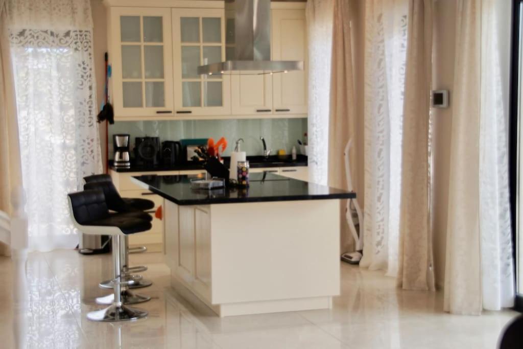 Villa Vista Bella Costa Adeje In Ruhiger Villengegend Mit Meerblick ภายนอก รูปภาพ