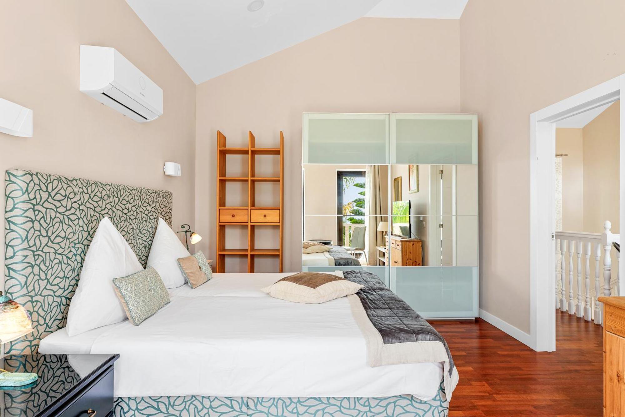 Villa Vista Bella Costa Adeje In Ruhiger Villengegend Mit Meerblick ภายนอก รูปภาพ