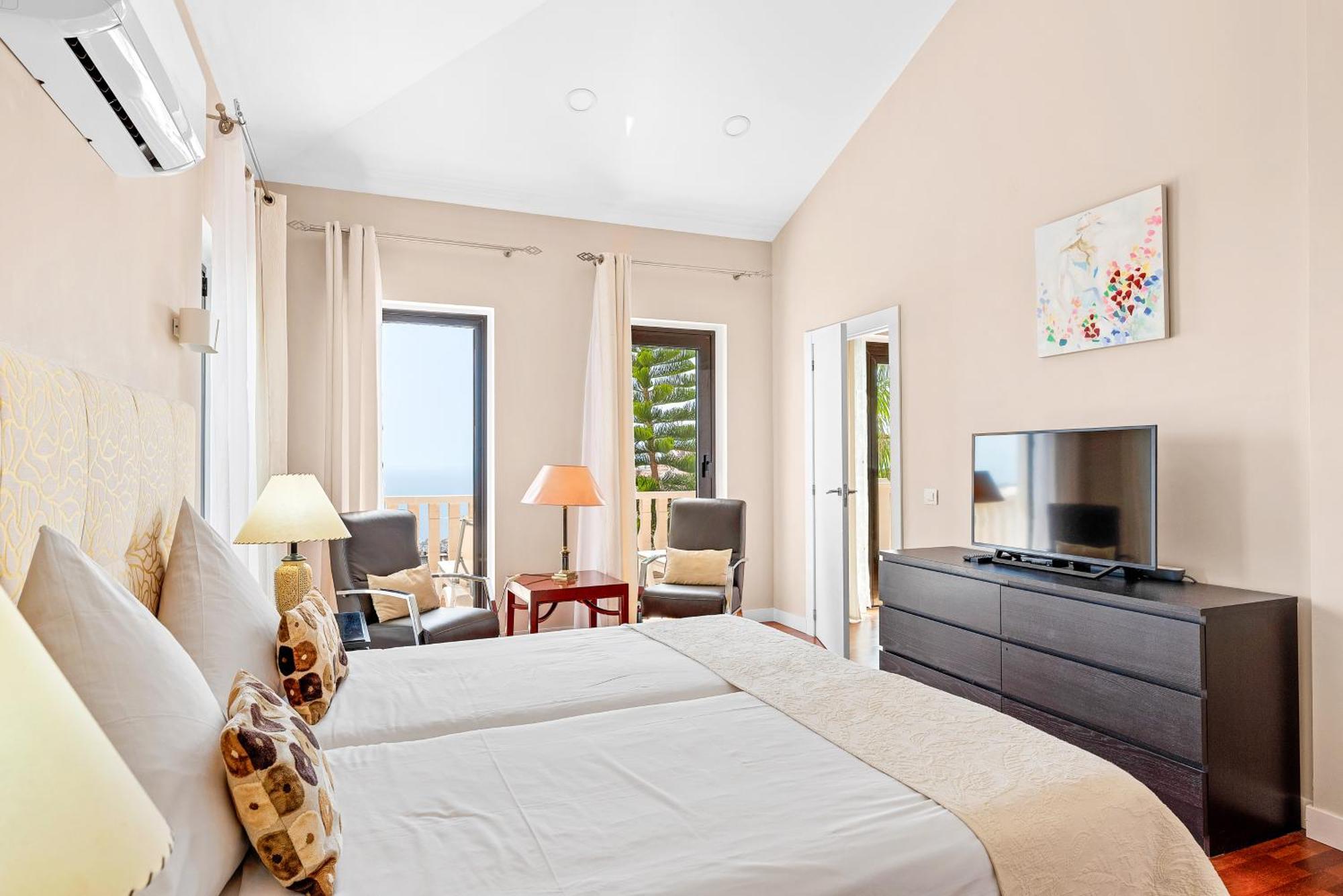 Villa Vista Bella Costa Adeje In Ruhiger Villengegend Mit Meerblick ภายนอก รูปภาพ